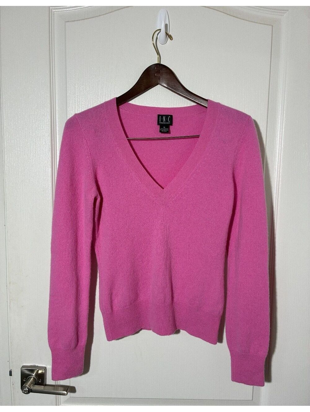 Women's INC perfect pink cashmere pullover deep v neck excellent condition